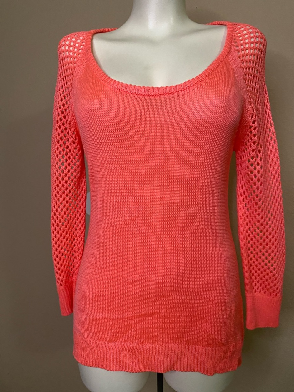 2b bebe Coral Scoop Neck Open-Knit Sleeve and back Sweater dress coverup M 🧡